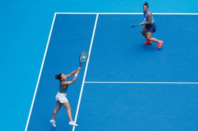 BEIJING, CHINA - OCTOBER 04: Sara Errani of Italy and Jasmine Paolini of Italy return a shot in the Women s Doubles Semifinal match against Hsieh Su-wei of Chinese Taipei and Jelena Ostapenko of Latvia on day 13 of the 2025 China Open at the National Tennis Center on October 4, 2025 in Beijing, China.  Copyright: xChinaxNewsxServicex 111595033092