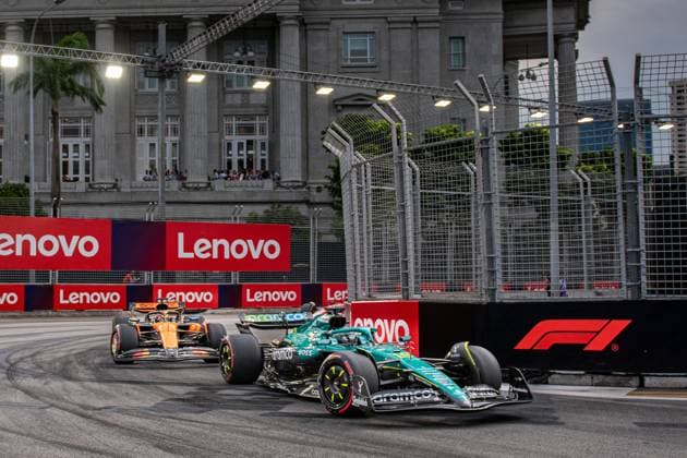 Formula 1 GP Singapore Saturday, 04 10 2025 Fernando Alonso 14, Aston Martin Aramco F1 Team and Oscar Piastri 81, McLaren Formula 1 Team Formula 1 GP Singapore Saturday, 04 10 2025 Copyright: xBEAUTIFULxSPORTS Erlhofx