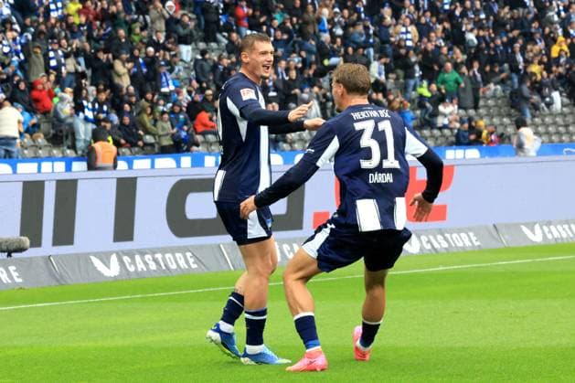 DEU, DFL, 2 FBL, Hertha BSC vs Preussen Muenster, 04 10 2025, Berliner Olympiastadion, Berlin, DEU, DFL, 2 FBL, Hertha BSC vs Preussen Muenster, im Bild 1 0 durch Michael Cuisance Hertha BSC Berlin 10 , Marton Dardai Hertha BSC Berlin 31 DFL regulations prohibit any use of Photographs as image sequences and or quasi video nordphotoxGmbHx xEngler nph00076