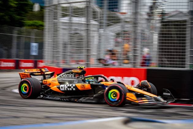 Formula 1 GP Singapore Saturday, 04 10 2025 Lando Norris 4, McLaren Formula 1 Team Formula 1 GP Singapore Saturday, 04 10 2025 Copyright: xBEAUTIFULxSPORTS Erlhofx