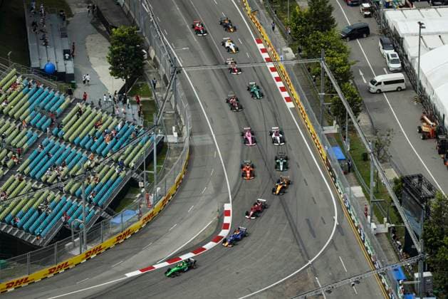 AUTO - F1 ACADEMY 2025 - SINGAPORE Race 1 start of the race, depart, 05 FELBERMAYR Emma (aut), Rodin Motorsport, Supporter by Sauber, Tatuus, F4-T421, action 14 CHAMBERS Chloe (usa), Campos Racing, Tatuus F4-T421, action 64 WEUG Maya (nld), MP Motorsport, Supporter by Ferrari, Tatuus F4-T421, action 20 LLOYD Ella (gbr), Rodin Motorsport, Supporter by McLaren, Tatuus, F4-T421, action 60 28 PIN Doriane (fra), Prema Racing, Supporter by Mercedes, Tatuus F4-T421, action during the 6th round of the 2025 F1 Academy Championship from October 3 to 5, 2025 on the Marina Bay Street Circuit, in Singapore - SingaporeSingapore  Copyright: xXavixBonillax