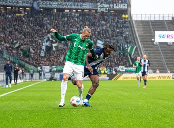 Soccer, Men, Season 2025 2026, 2 Bundesliga 8 Matchday , Hertha BSC SC Preußen Münster, v l Marvin Schulz Münster , Deyovaisio Zeefuik Hertha BSC , 04 10 2025, Copyright: xSebastianxRäppold MatthiasxKochx