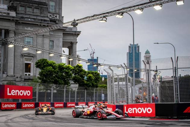 Formula 1 GP Singapore Saturday, 04 10 2025 Charles Leclerc 16, Scuderia Ferrari and Oscar Piastri 81, McLaren Formula 1 Team Formula 1 GP Singapore Saturday, 04 10 2025 Copyright: xBEAUTIFULxSPORTS Erlhofx