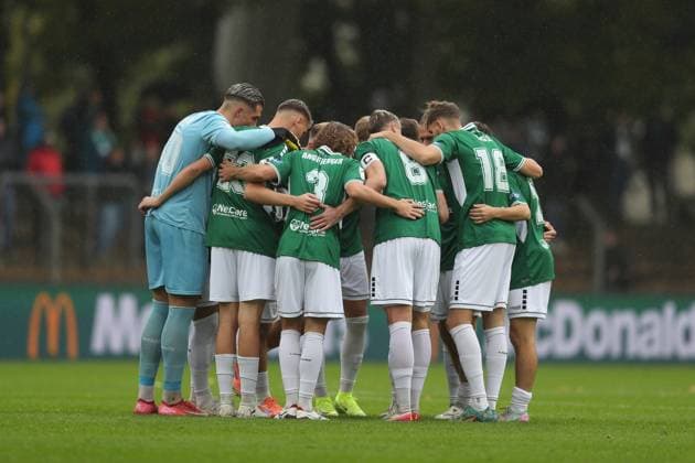 04 10 2025, xjcx, Herren, Fußball, Saison 2025 2026, 3 Liga, 10 Spieltag 1 FC Schweinfurt 1905 SC Verl Mannschaftskreis 1 FC Schweinfurt 1905, DFL DFB REGULATES PROHIBIT ANY USE OF PHOTOGRAPHS AS IMAGE SEQUENCES AND OR QUASI VIDEO Schweinfurt Sachs Stadion Bayern Deutschland