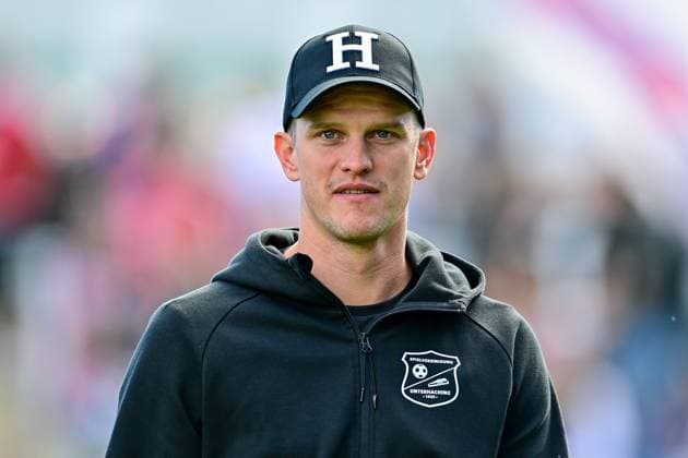 Trainer Sven Bender (Unterhaching), Porträt, Portrait, Einzelbild, Aktion, Action, 04.10.2025, Unterhaching (Deutschland), Fussball, Regionalliga Bayern, SpVgg Unterhaching - SpVgg Greuther Fürth II *** Coach Sven Bender Unterhaching , Portrait, Portrait, Single picture, Action, Action, 04 10 2025, Unterhaching Germany , Football, Regionalliga Bayern, SpVgg Unterhaching SpVgg Greuther Fürth II xslx