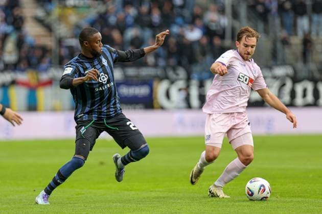 Adama Diakhaby SV Waldhof Mannheim, 27 in duel against Frederik Christensen VfL Osnabr ck, 3 at SV Waldhof Mannheim VfL Osnabrueck on 04 10 25 at Carl Benz Stadium, Mannheim xamx Photo Alfio Marino Copyright: