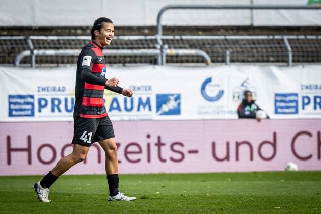 3 Liga FC Viktoria Köln TSV Havelse, 04 10 2025 Soichiro Kozuki cheers to 1 0 Viktoria Köln, 41 Köln, 4 10 2025, 10 matchday of the 3 soccer league, FC Viktoria Köln TSV Havelse at Sportpark Hoehenberg in Cologne The DFL regulations prohibit the use of photographs as image sequences and or quasi videos Copyright: xBEAUTIFULxSPORTS LeahxKohringx
