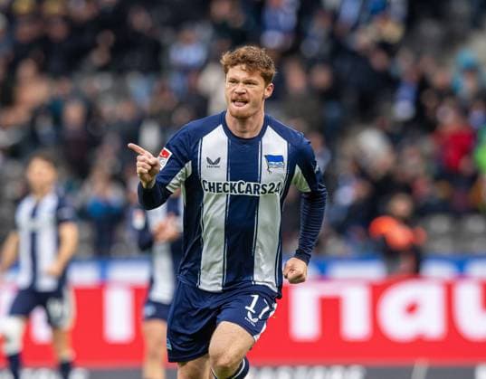 Soccer, Men, Season 2025 2026, 2 Bundesliga 8 Matchday , Hertha BSC SC Preußen Münster, Sebastian Grönning Hertha BSC , Cheering after goal to 2 0, 04 10 2025, Copyright: xSebastianxRäppold MatthiasxKochx
