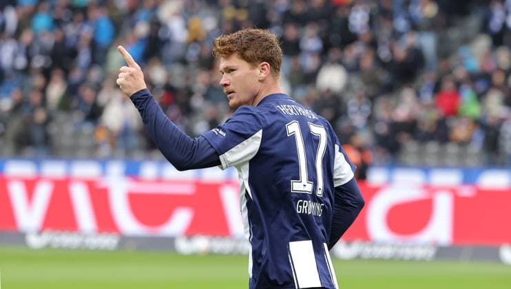 Sebastian Grönning cheers after 1 0 joy emotion jubilation sport soccer soccer DFL 2 Bundesliga men 8 matchday season 2025 2026 04 10 2025 Hertha BSC Berlin vs Preußen Münster DFL regulations prohibit any use of photographs as image sequences and or quasi video