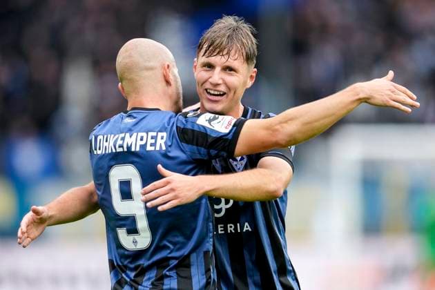 from left goalscorer Felix Lohkemper SVWM, 9 , Sascha Voelcke SVWM, 2 , players of SV Waldhof Mannheim SVWM , celebrate the goal, celebrate the goal, goal, celebration, jubilates over the goal, rejoicing, joy, optimistic, positive, game scene, highlight, action, 04 10 2025, Mannheim Germany , Soccer, 3 Liga, SV Waldhof Mannheim VfL Osnabrück, DFB DFL REGULATIONS PROHIBIT ANY USE OF PHOTOGRAPHS AS IMAGE SEQUENCES AND OR QUASI VIDEO xozx