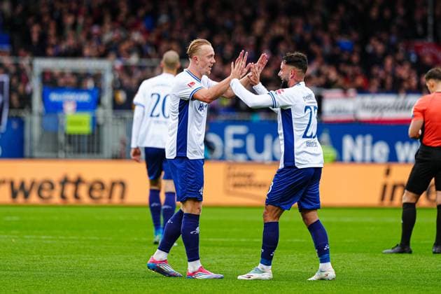 Goal celebration Isac Lidberg SV Darmstadt 98, 07 and Marco Richter SV Darmstadt 98, 23 after scoring 0 1 Isac Lidberg SV Darmstadt 98, 07 GER, Holstein Kiel vs SV Darmstadt 98, Soccer, 2 Bundesliga, Matchday 8, Season 2025 2026, 04 10 2025 DFL REGULATES PROHIBIT ANY USE OF PHOTOGRAPHS AS IMAGE SEQUENCES AND OR QUASI VIDEO GER, Holstein Kiel vs SV Darmstadt 98, Football, 2 Bundesliga, Matchday 8, Season 2025 2026, 04 10 2025 Kiel Copyright: xEibner-Pressefoto MarcelxvonxFehrnx EP_MFN