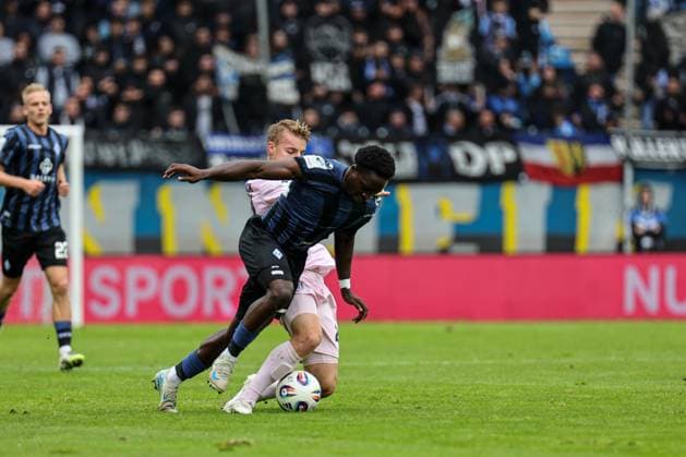 Fridolin Wagner VfL Osnabr ck, 26 with the foul on Kennedy Okpala SV Waldhof Mannheim, 32 at SV Waldhof Mannheim VfL Osnabrueck on 04 10 25 at Carl Benz Stadium, Mannheim xamx Photo Alfio Marino Copyright: