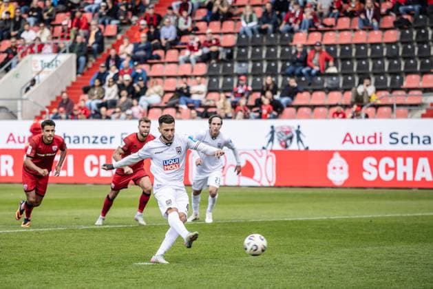 Football, Season 2025 2026, 3 Liga, Audi Sportpark Ingolstadt, Matchday 10, FC Ingolstadt SSV Ulm 1846 Soccer, 04 10 2025 04 10 2025, Football, Season 2025 2026, 3 Liga, Audi Sportpark Ingolstadt, Matchday 10, FC Ingolstadt SSV Ulm 1846 Soccer, Goal celebration joy after scoring Goal shot to 1 1 from the penalty spot by 43 Leon Dajaku SSV Ulm 1846 Soccer Photo Lucca Fundel Ingolstadt Audi Sportpark Bayern Germany