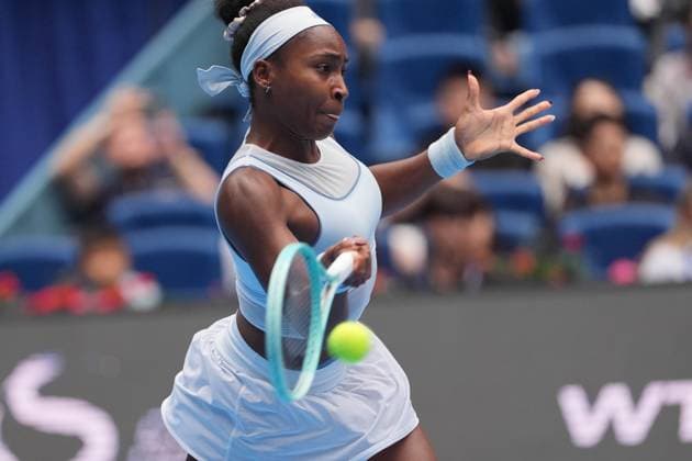 (251004) -- BEIJING, Oct. 4, 2025 -- Coco Gauff hits a return during the women s singles semifinal match between Coco Gauff of the United States and Amanda Anisimova of the United States at 2025 China Open tennis tournament in Beijing, China, Oct. 4, 2025. ) (SP)CHINA-BEIJING-TENNIS-CHINA OPEN-WOMEN S SINGLES-SEMIFINAL (CN) XiexHan 