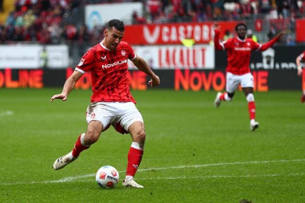 04 10 2025, xmohx, Fussball 2 Bundesliga, 1 FC Kaiserslautern VfL Bochum v l Ivan Prtajin 1 FC Kaiserslautern Torschuetze, erzielt das Tor, Treffer, scores the goal 2 1 DFL DFB REGULATIONS PROHIBIT ANY USE OF PHOTOGRAPHS as IMAGE SEQUENCES and or QUASI VIDEO Kaiserslautern