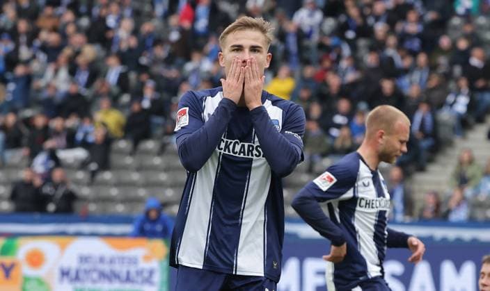 Marten Winkler disappointed after missed goal chance Disappointment Sport Football Soccer DFL 2 Bundesliga Men 8 Matchday Season 2025 2026 04 10 2025 Hertha BSC Berlin vs Preußen Münster DFL regulations prohibit any use of photographs as image sequences and or quasi video