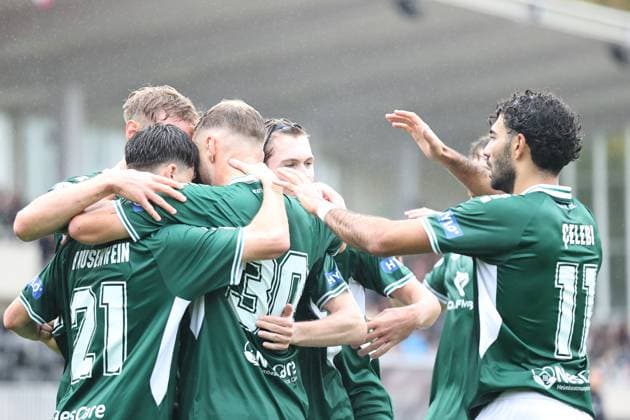 04 10 2025, Soccer, Men, 10 Matchday 3 League Season 2025 2026 FC Schweinfurt 05 SC Verl Schweinfurt celebrates the 1 0 by Jakob Tranziska FC Schweinfurt 05, 17