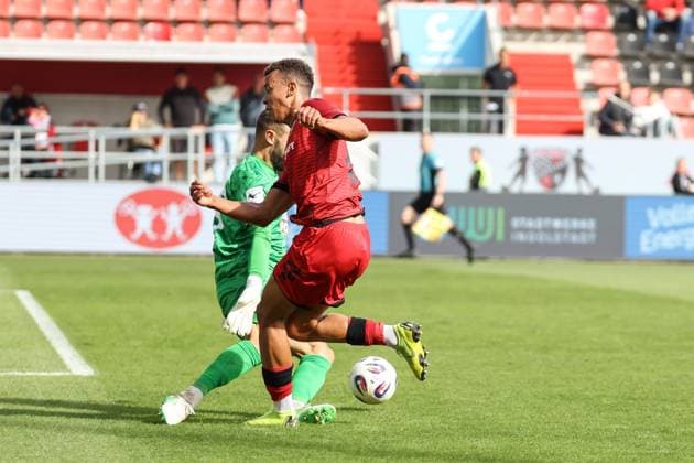 3 Liga FC Ingolstadt 04 SSV Ulm Scoring chance missed Marcel Costly 22, FCI Ortag Christian 39 Ulm disrupts and holds 3 Liga FC Ingolstadt 04 Season 2025 2026 SSV Ulm