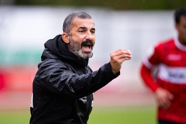 Murat Isik, TSG Balingen, Coach still unhappy, TSG Balingen vs Kickers Offenbach, Football, Regionalliga Suedwest, Matchday 11, Season 2025 2026, 04 10 2025, Eibner Pressefoto Andreas Ulmer TSG Balingen vs Kickers Offenbach, Football, Regionalliga Suedwest, Matchday 11, Season 2025 2026, 04 10 2025, Balingen Copyright: xEibner-Pressefoto AndreasxUlmerx EP_AUR