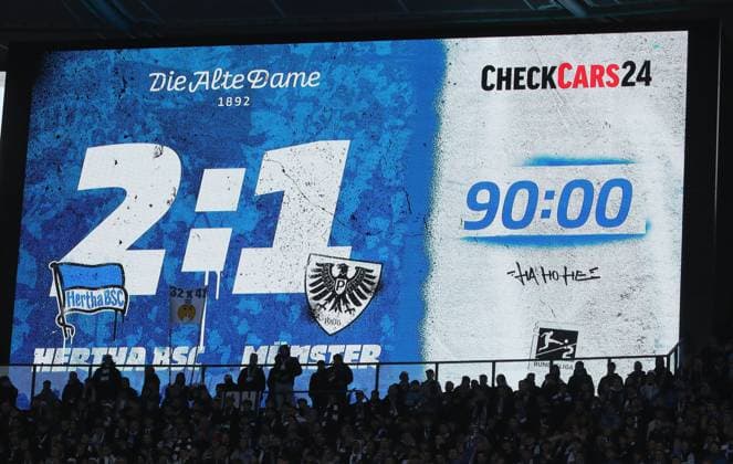 Scoreboard with final result 2 1 Sport Football Soccer DFL 2 Bundesliga Men 8 Matchday Season 2025 2026 04 10 2025 Hertha BSC Berlin vs Preußen Münster DFL regulations prohibit any use of photographs as image sequences and or quasi video