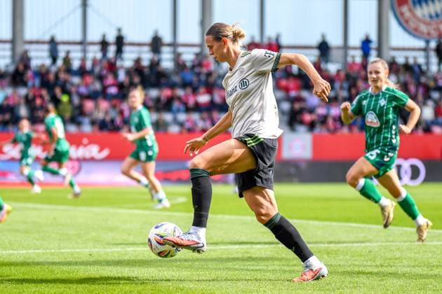 Klara Bühl 17 FC Bayern in action at the Google Pixel Womens Bundesliga match FC Bayern Munich SV Werder Bremen on 04 10 2025 Munich FC Bayern Campus Bayern Germany