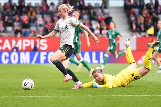 Lea Schüller 11 Bayern and Mariella El Sherif 39 Bremen in action at the Google Pixel Womens Bundesliga match FC Bayern Munich SV Werder Bremen on 04 10 2025 Munich FC Bayern Campus Bayern Germany