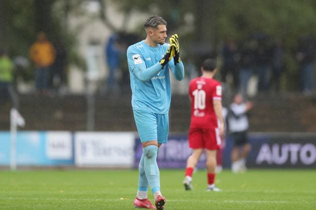 04 10 2025, xjcx, Men, Football, Season 2025 2026, 3 Liga, 10 Matchday 1 FC Schweinfurt 1905 SC Verl Maximilian Weisbäcker 40, 1 FC Schweinfurt 1905 celebrates Jakob Tranziskas 1 0 17, 1 FC Schweinfurt 1905 , DFL DFB REGULATES PROHIBIT ANY USE OF PHOTOGRAPHS AS IMAGE SEQUENCES AND OR QUASI VIDEO Schweinfurt Sachs Stadion Bayern Germany