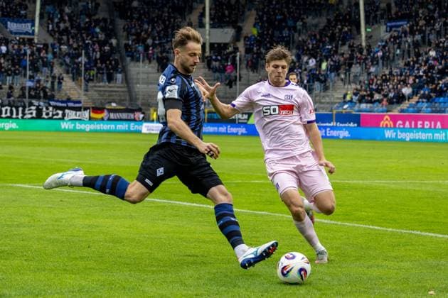 Am Ball: Lukas Klünter (24, Mannheim)