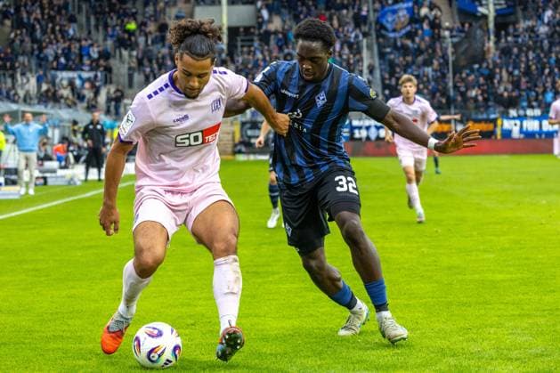 Bild: Kennedy Okpala (32, Mannheim) und Yigit Karademir (4, Osanbrück) im Kampf um den Ball