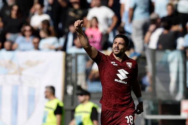 Serie A football match SS Lazio vs Torino Torino s Argentinian forward Giovanni Simeone celebrates after scoring a goal during the Serie A football match SS Lazio vs Torino at Olimpico Stadium on October 04, 2025, in Rome. _BPH6551 Copyright: xAntonioxBalascox