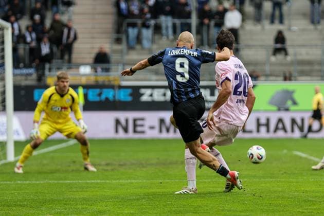 Felix Lohkemper SV Waldhof Mannheim, 9 with the entry into the penalty area at SV Waldhof Mannheim VfL Osnabrueck on 04 10 25 at Carl Benz Stadion, Mannheim xamx Photo Alfio Marino Copyright: