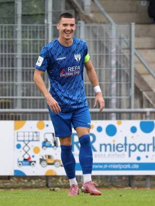 BAU 04 10 2025 Freiberg am Neckar soccer SGV Freiberg vs FC 08 Homburg, scorer Gal Grobelnik Freiberg cheers after his goal to make it 1 1