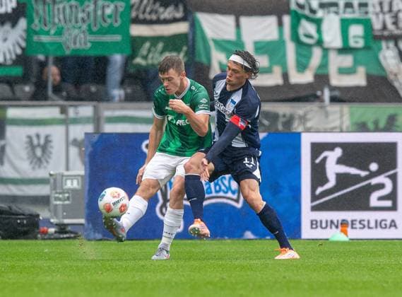 Soccer, Men, Season 2025 2026, 2 Bundesliga 8 Matchday , Hertha BSC SC Preußen Münster, v l Jano ter Horst Münster , Fabian Reese Hertha BSC , 04 10 2025, Copyright: xSebastianxRäppold MatthiasxKochx