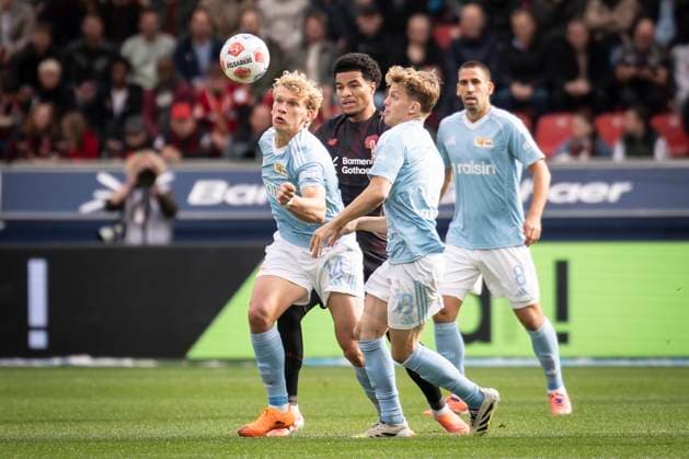 DFL Bayer 04 Leverkusen 1 FC Union Berlin, 04 10 2025 Leopold Querfeld 1 FC Union Berlin, 14 , Malik Tillman Bayer 04 Leverkusen, 10 , Andras Schäfer 1 FC Union Berlin, 13 , Rani Khedira 1 FC Union Berlin, 8 Bayer 04 Leverkusen 1 FC Union Berlin on matchday 6 of the 1 Bundesliga on 04 10 2025 at the BayArena in Leverkusen THE DFL REGULATIONS PROHIBIT ANY USE OF PHOTOS AS PICTURE SEQUENCES AND OR QUASI VIDEO Bayer 04 Leverkusen 1 FC Union Berlin on Matchday 6 of the 1 Bundesliga on 04 10 2025 at the BayArena in Leverkusen DFL REGULATIONS PROHIBIT ANY USE OF PHOTOGRAPHS AS IMAGE SEQUENCES AND OR QUASI VIDEO Copyright: xBEAUTIFULxSPORTS AxelxKohringx