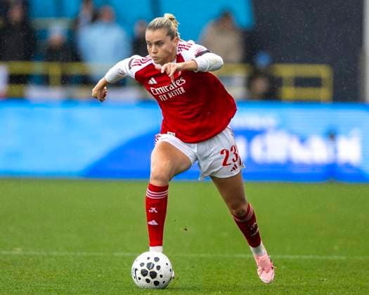 4th October 2025; Joie Stadium, Manchester, England; Womens Super League Football, Manchester City versus Arsenal; Alessia Russo of Arsenal Women charges forward with the ball  TimxWilliams