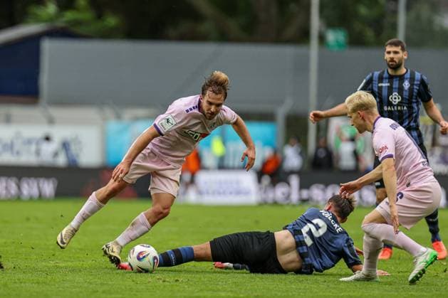 Felix Lohkemper SV Waldhof Mannheim, 9 brings the ball into the center during SV Waldhof Mannheim VfL Osnabrueck on 04 10 25 at Carl Benz Stadion, Mannheim xamx Photo Alfio Marino Copyright: