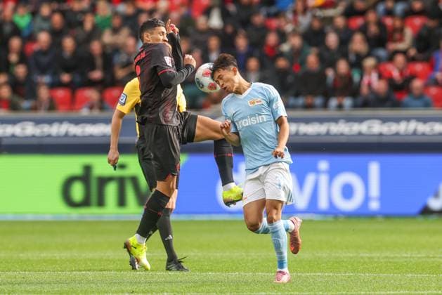 04 10 2025, Soccer, Season 2025 2026, 1 Bundesliga, Matchday 6, Bayer Leverkusen FC Union Berlin, v l Equi Fernandez Bayer Leverkusen , Woo yeong Jeong Union Berlin Leverkusen BayArena NRW Germany xRHR FOTOx Copyright: RHR-FOTOx RHR-FOTO