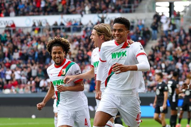 Goal celebration by Han Noah Massengo 4 FC Augsburg , Kristijan Jakic 17 FC Augsburg , Noahkai Banks 40 FC Augsburg to 1 0, FC Augsburg vs VfL Wolfsburg, Soccer, 1 Bundesliga, 6 Matchday, 04 10 2025 DFB regulations prohibit any use of photographs as image sequences and or quasi video Augsburg Bayern Germany Copyright: xkolbert-press ChristianxKolbertx