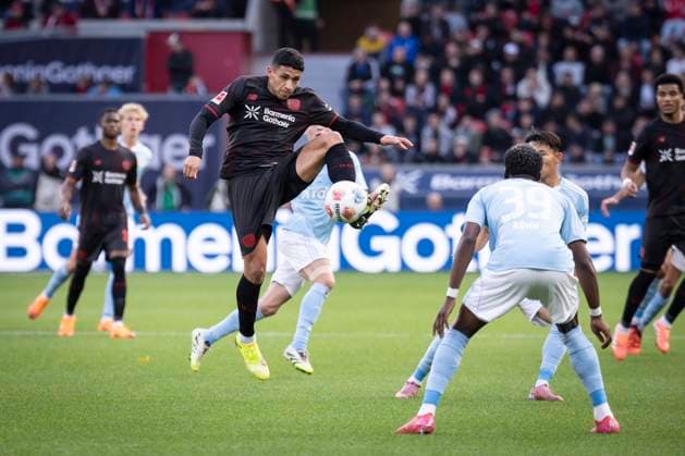 DFL Bayer 04 Leverkusen 1 FC Union Berlin, 04 10 2025 Ezequiel Fernandez Bayer 04 Leverkusen, 6 Bayer 04 Leverkusen 1 FC Union Berlin on Matchday 6 of the 1 Soccer Bundesliga on 04 10 2025 at the BayArena in Leverkusen THE DFL REGULATIONS PROHIBIT ANY USE OF PHOTOS AS PICTURE SEQUENCES AND OR QUASI VIDEO Bayer 04 Leverkusen 1 FC Union Berlin on Matchday 6 of the 1 Bundesliga on 04 10 2025 at the BayArena in Leverkusen DFL REGULATIONS PROHIBIT ANY USE OF PHOTOGRAPHS AS IMAGE SEQUENCES AND OR QUASI VIDEO Copyright: xBEAUTIFULxSPORTS AxelxKohringx