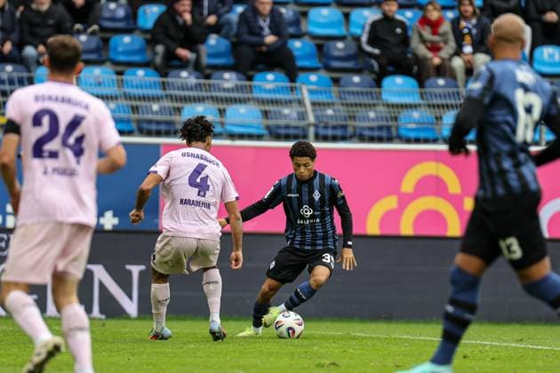 Cardoso Mendes SV Waldhof Mannheim, 35 on the ball at SV Waldhof Mannheim VfL Osnabrueck on 04 10 25 at Carl Benz Stadium, Mannheim xamx Photo Alfio Marino Copyright: