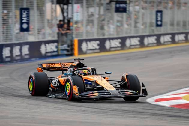Formula 1 Singapore Grand Prix 2025 Oscar Piastri 81 (AUS) McLaren MCL39 during the Formula 1 Singapore Airlines Singapore Grand Prix 2025 at the Marina Bay Street Circuit, Singapore on 4 October 2025 Credit: Jun Da Tan Every Second Media Editorial use only. All images are copyright Every Second Media Limited. No images may be reproduced without prior permission. Copyright: xIMAGO EveryxSecondxMediax ESM-1609-0064 JunxDaxTanx xEveryxSecondxMediax