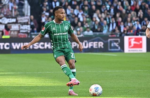 GER, 1 FBL, SV Werder Bremen vs FC St Pauli 04 10 2025, wohninvest Weserstadion, Bremen, GER, 1 FBL, SV Werder Bremen vs FC St Pauli in picture picture shows single action action whole figure single cropped Felix Agu SV Werder Bremen 27 nordphotoxGmbHx xKokenge nph00001