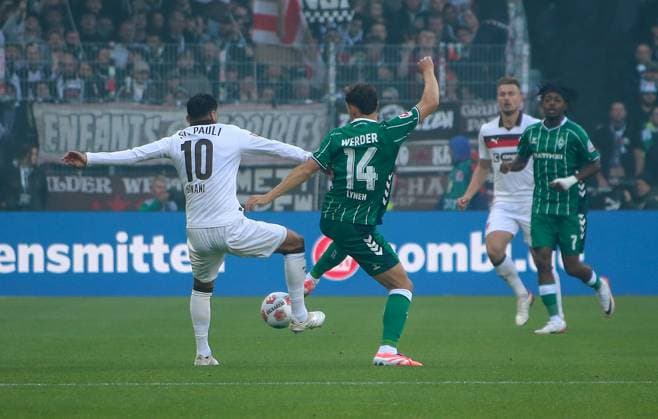 Germany Soccer Bundesliga 2025 26, Matchday 6 SV Werder Bremen vs FC St Pauli Weserstadion Stadion Bremen Danel Sinani FC St Pauli, 10 Senne Lynen SV Werder Bremen, 14 Bremen Copyright: xAymanxAlahmedx