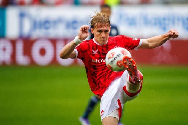 Mika Haas 1 FC Kaiserslautern with ball, 1 FC Kaiserslautern vs VFL Bochum Soccer, 2 Bundesliga, Matchday 8, Season 2025 2026, 04 10 2025 1 FC Kaiserslautern vs VFL Bochum Soccer, 2 Bundesliga, Matchday 8, Season 2025 2026, 04 10 2025 Copyright: xEibner-Pressefoto AlexanderxNeisx EP_ANS