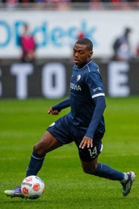 Mathis Clairicia VfL Bochum with ball, 1 FC Kaiserslautern vs VFL Bochum Soccer, 2 Bundesliga, Matchday 8, Season 2025 2026, 04 10 2025 1 FC Kaiserslautern vs VFL Bochum Soccer, 2 Bundesliga, Matchday 8, Season 2025 2026, 04 10 2025 Copyright: xEibner-Pressefoto AlexanderxNeisx EP_ANS