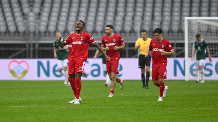 -1.FC Schweinfurt 05 vs. SC Verl, Sachs-Stadion Football, 3. Liga -1.FC Schweinfurt 05 vs. SC Verl 4 Oct 2025 Sachs-Stadion , Schweinfurt, Germany Image: Chilohem Chukwuma Onucha (SC Verl) celebrating his goal to the 1:1. DFL REGULATIONS PROHIBIT ANY USE OF PHOTOGRAPHS AS IMAGE SEQUENCES AND OR QUASI-VIDEO Schweinfurt Sachs-Stadion Bayern Germany Copyright: xPresseFotoxEvansx