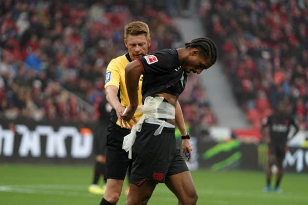 Soccer, 1 Bundesliga, Season 2025 2026, Bayer 04 Leverkusen 1 FC Union Berlin 04 10 2025, Bayarena Leverkusen loic bade, bandage Bayer 04 Leverkusen , action, single picture
