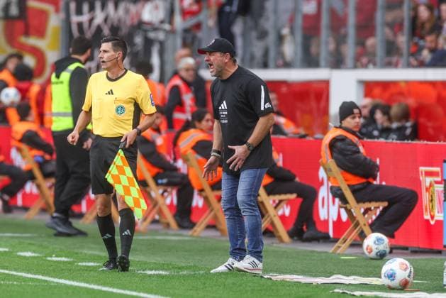 04 10 2025, Football, Season 2025 2026, 1 Bundesliga, Matchday 6, Bayer Leverkusen FC Union Berlin, Head coach Steffen Baumgart Union Berlin is angry Leverkusen BayArena NRW Germany xRHR FOTOx Copyright: RHR-FOTOx RHR-FOTO