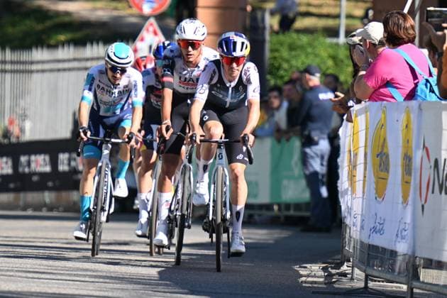 04-10-2025 Giro Dell emilia; 2025, Uae Team Emirates - Xrg; 2025, Q36.5; 2025, Bahrain - Victorious; Del Toro Romero, Isaac; Pidcock, Thomas; Martinez, Lenny; Bologna - San Luca; 