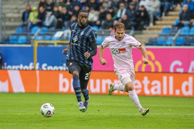 Adama Diakhaby SV Waldhof Mannheim, 27 , Lars Kehl VfL Osnabrück, 18 Soccer 3 League, Matchday 10, SV Waldhof Mannheim vs VfL Osnabrück on 04 10 2025 at Mannheim Carl Benz Stadion , Germany Mannheim Carl Benz Stadion Germany Copyright: xFranzxReindelx